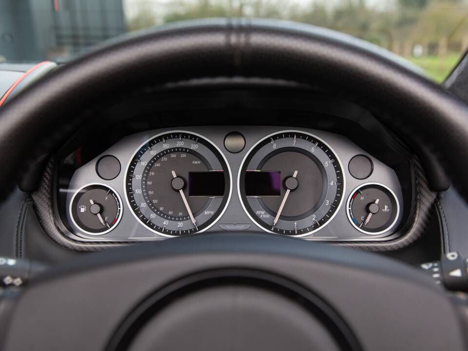 Bild 59/85 von Aston Martin V12 Vantage AMR Roadster (2018)