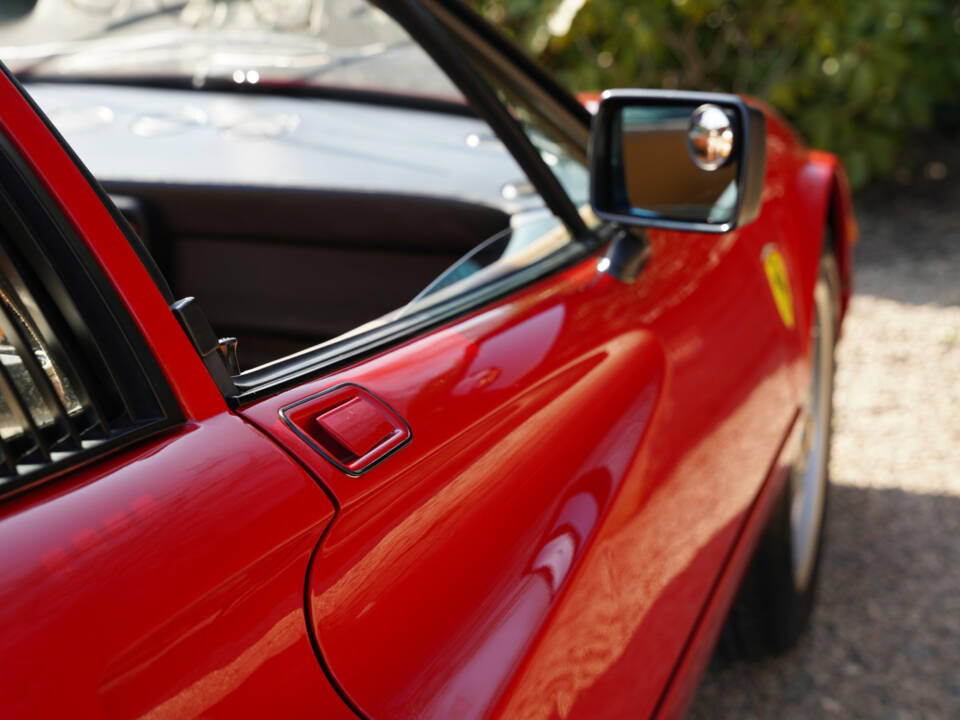 Imagen 33/50 de Ferrari 328 GTS (1989)