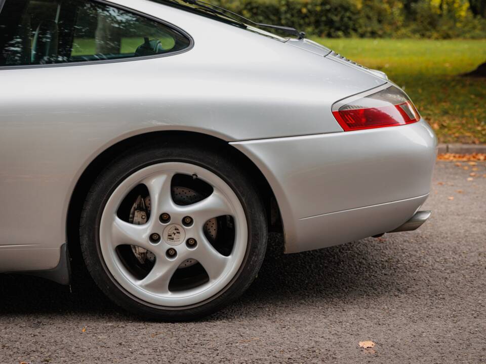 Bild 12/26 von Porsche 911 Carrera 4 (1999)