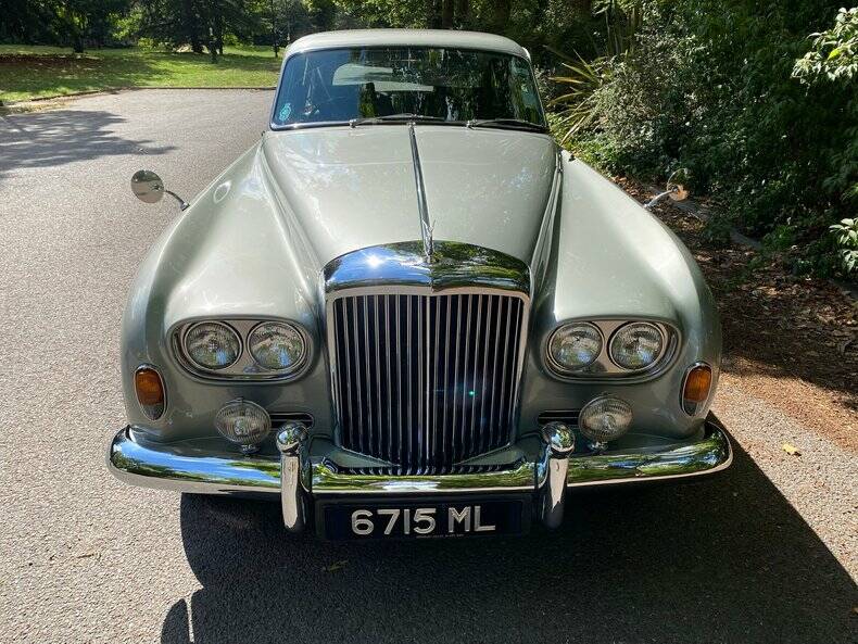 Image 13/50 de Bentley S 3 Continental Flying Spur (1963)