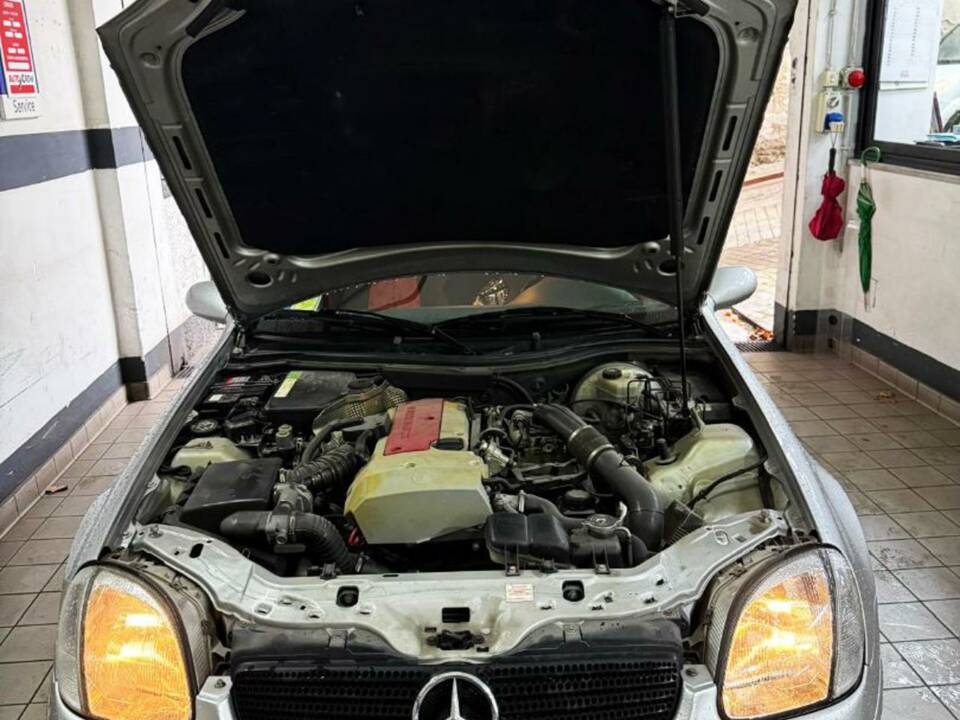 Image 2/10 of Mercedes-Benz SLK 200 Kompressor (1997)