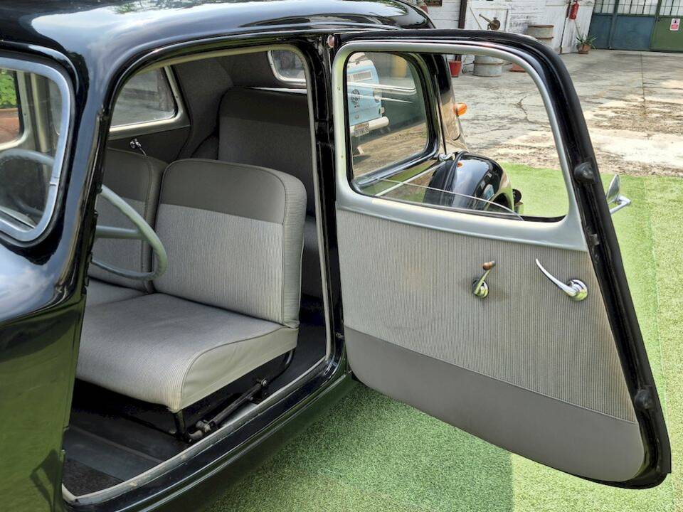 Image 14/47 of Citroën Traction Avant 11 BL (1955)