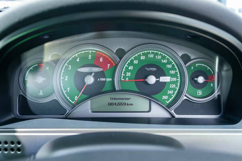 Image 11/45 of Holden LSV R300 (2002)