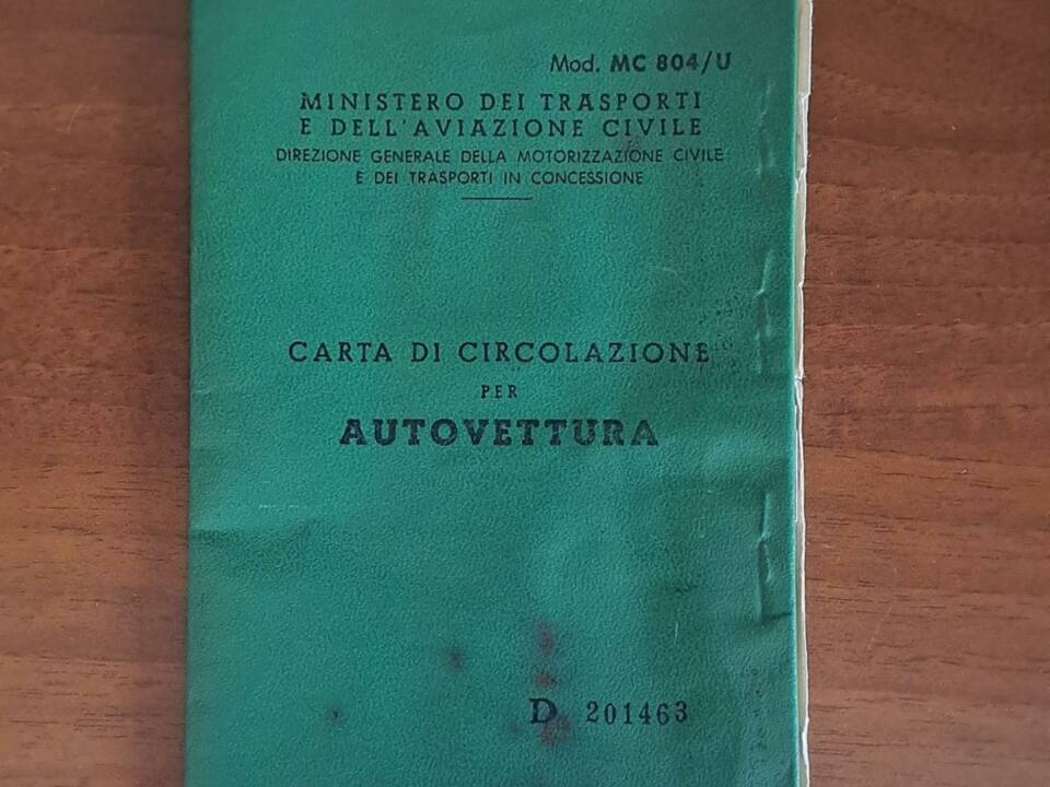 Image 19/31 of FIAT 500 L (1972)
