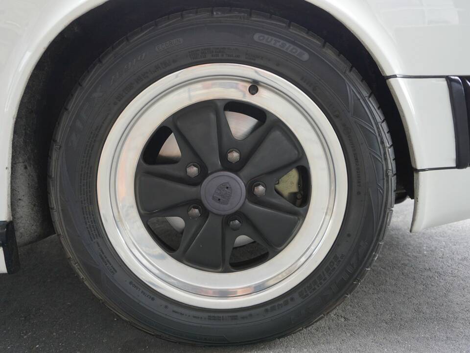 Bild 33/51 von Porsche 911 Carrera 3.2 (1986)