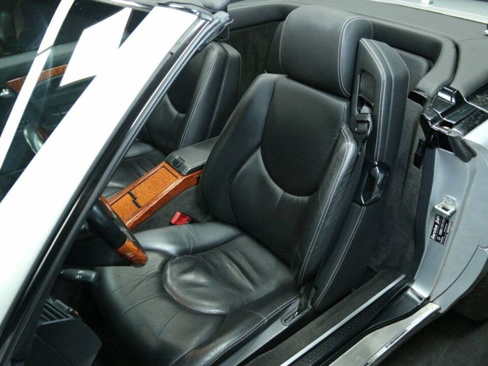 Image 14/49 of Mercedes-Benz SL 500 (2001)