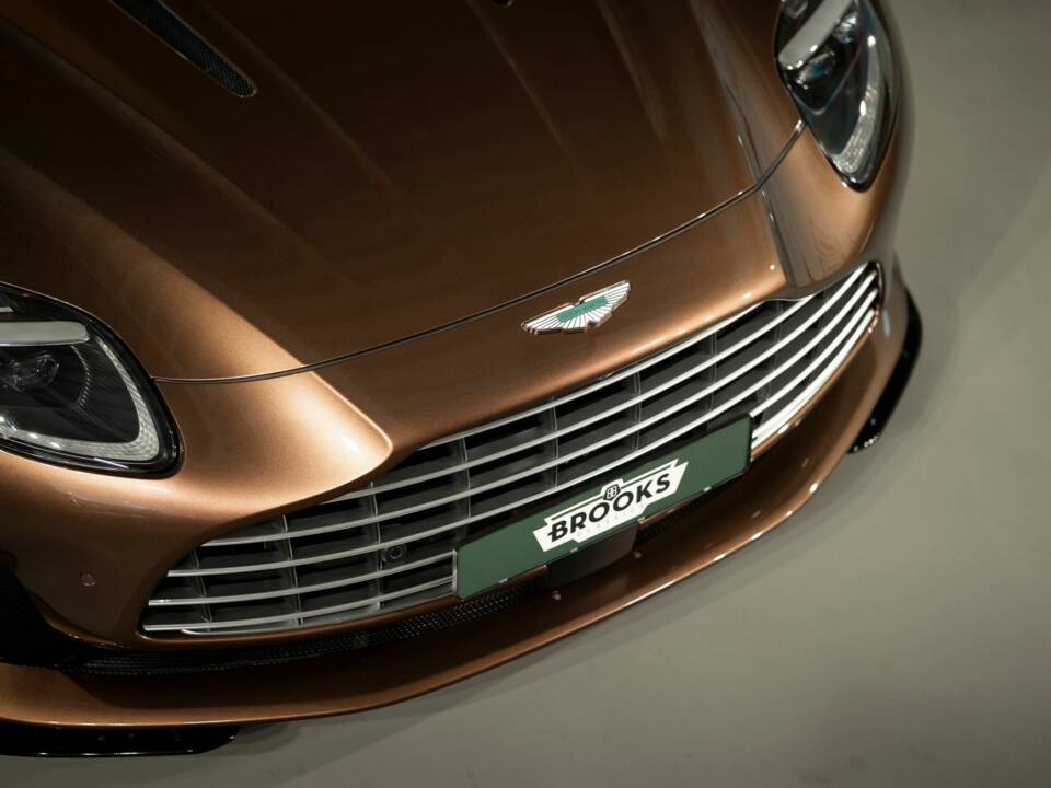 Bild 41/51 von Aston Martin DB12 Volante (2024)