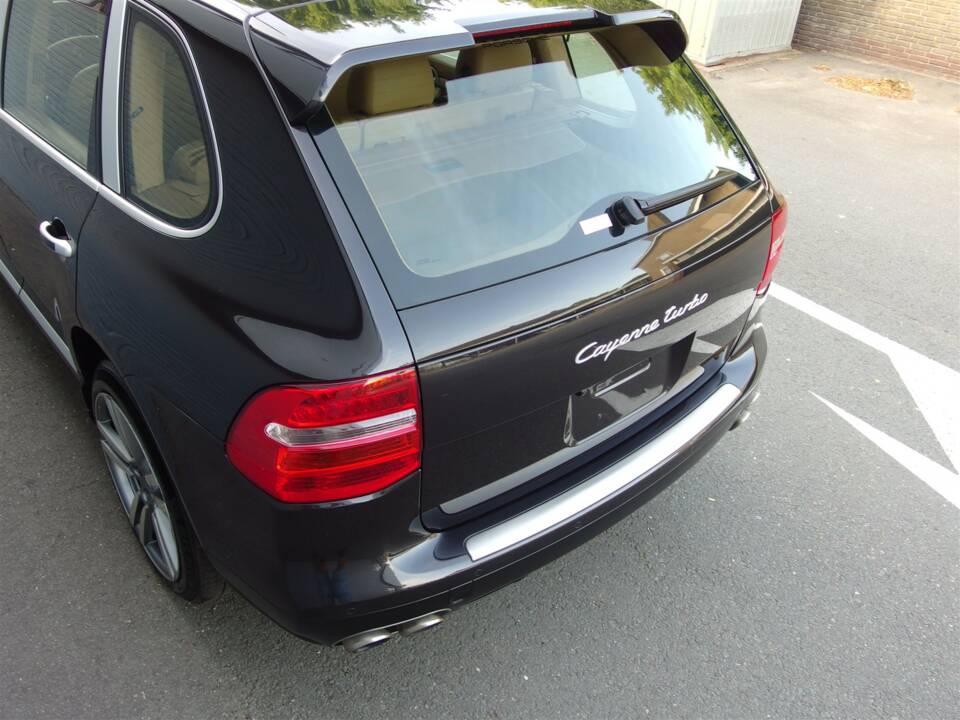 Image 13/93 of Porsche Cayenne Turbo (2007)