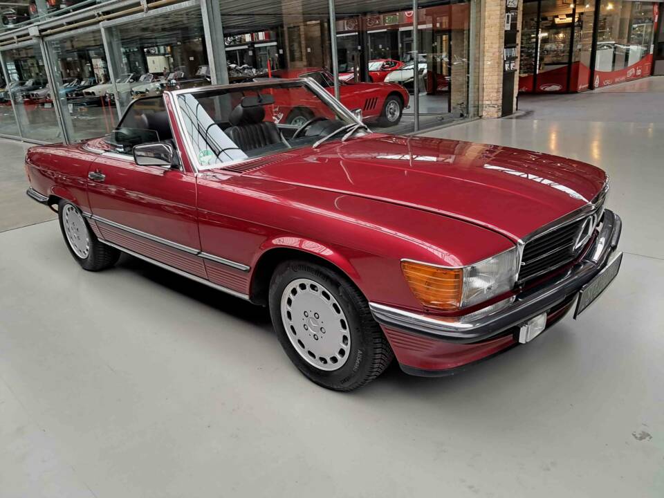 Immagine 26/26 di Mercedes-Benz 300 SL (1989)