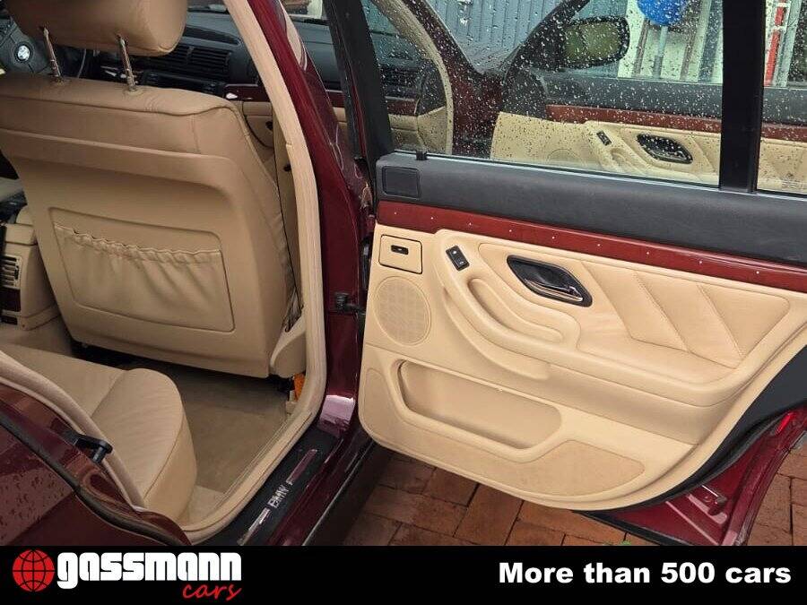 Bild 14/15 von BMW 735i (2000)