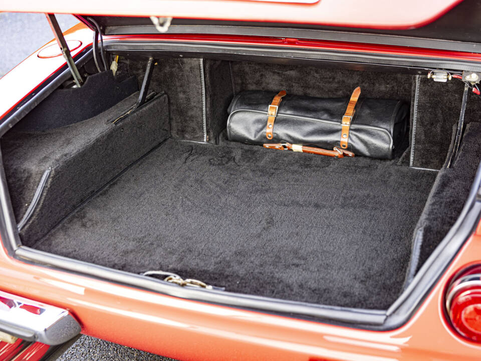 Image 32/40 of Ferrari 365 GTB&#x2F;4 Spyder (1973)