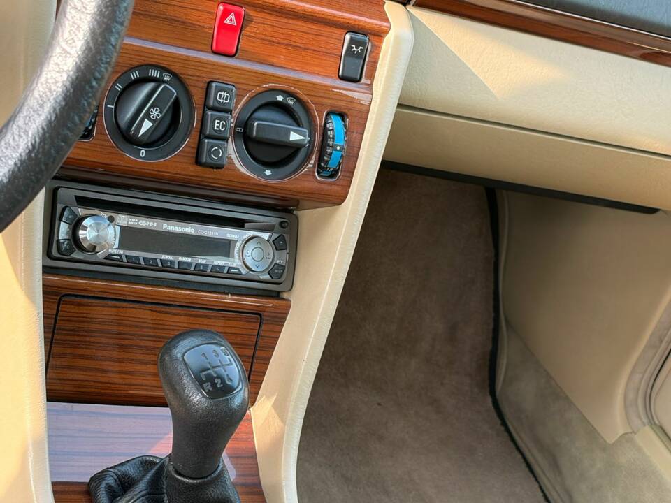Afbeelding 19/46 van Mercedes-Benz 200 E-16 (1993)