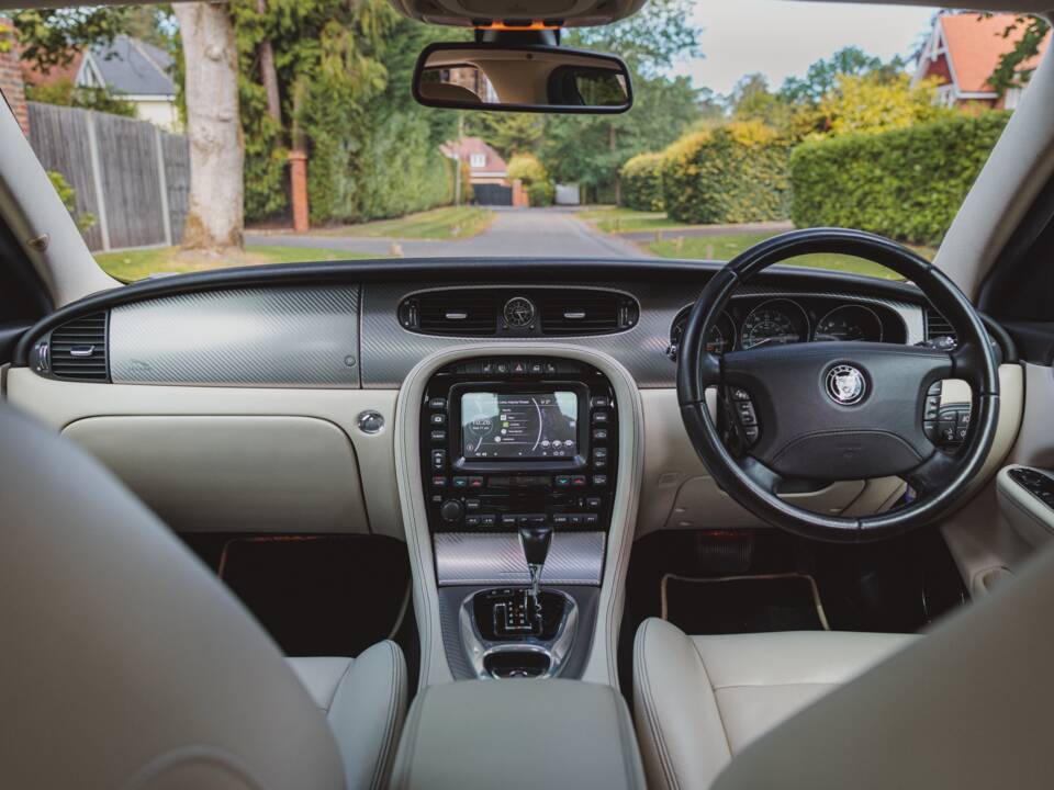 Bild 14/47 von Jaguar XJR (2006)