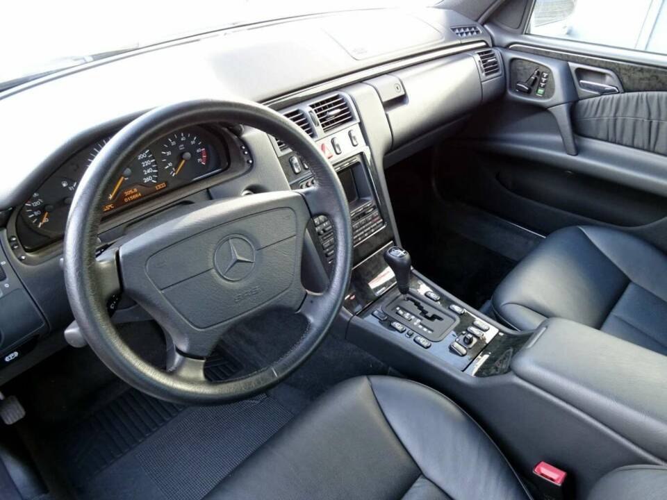 Bild 7/14 von Mercedes-Benz E 430 (1998)