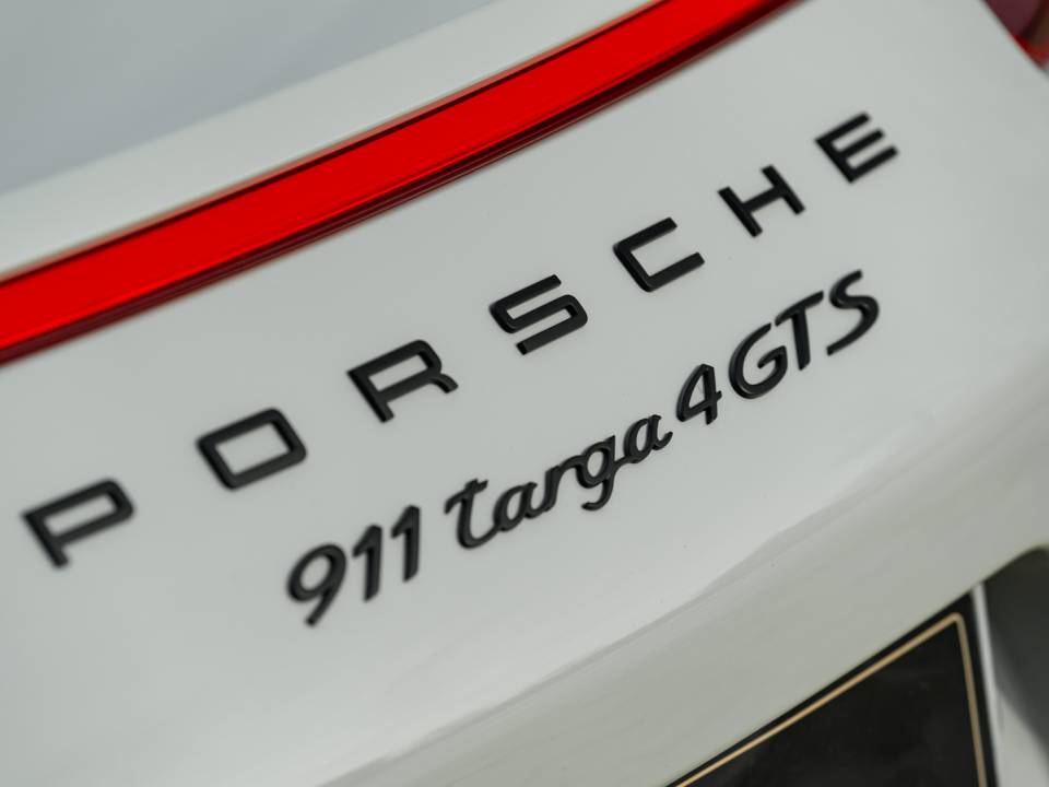 Image 20/50 de Porsche 911 Targa 4 GTS (2018)