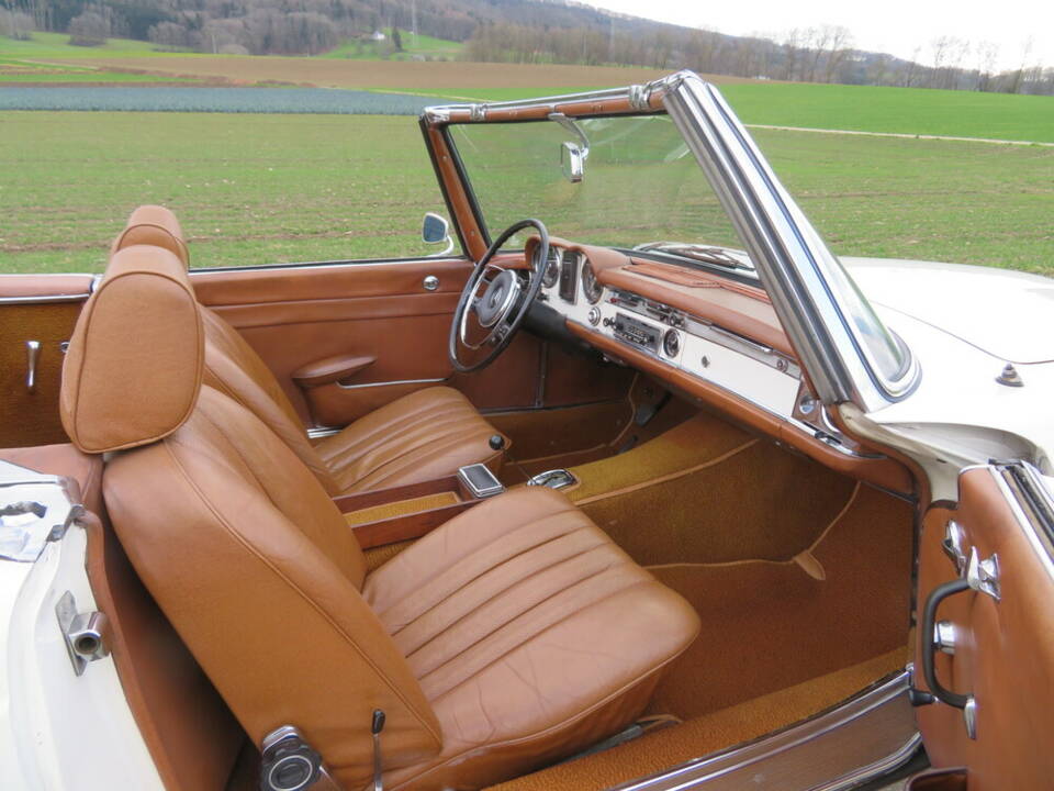 Image 7/17 of Mercedes-Benz 230 SL (1966)