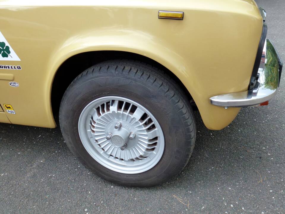 Image 9/13 de Alfa Romeo Giulia Nuova Super 1300 (1975)