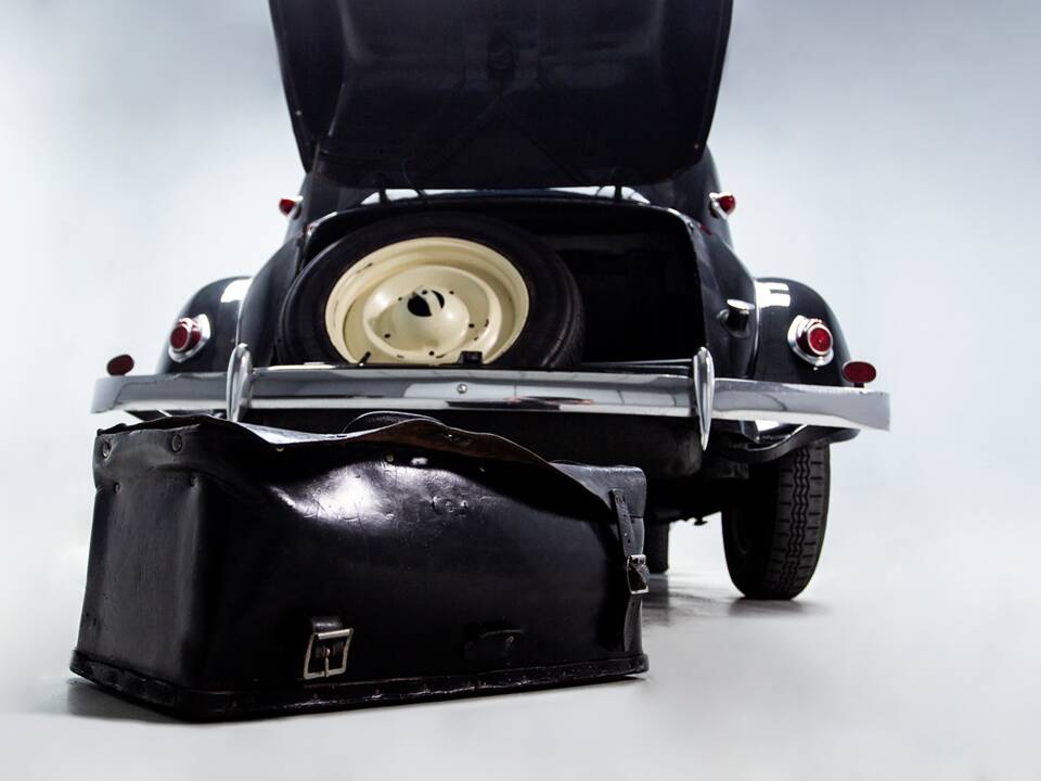 Immagine 33/35 di Citroën Traction Avant 11 légère (1955)