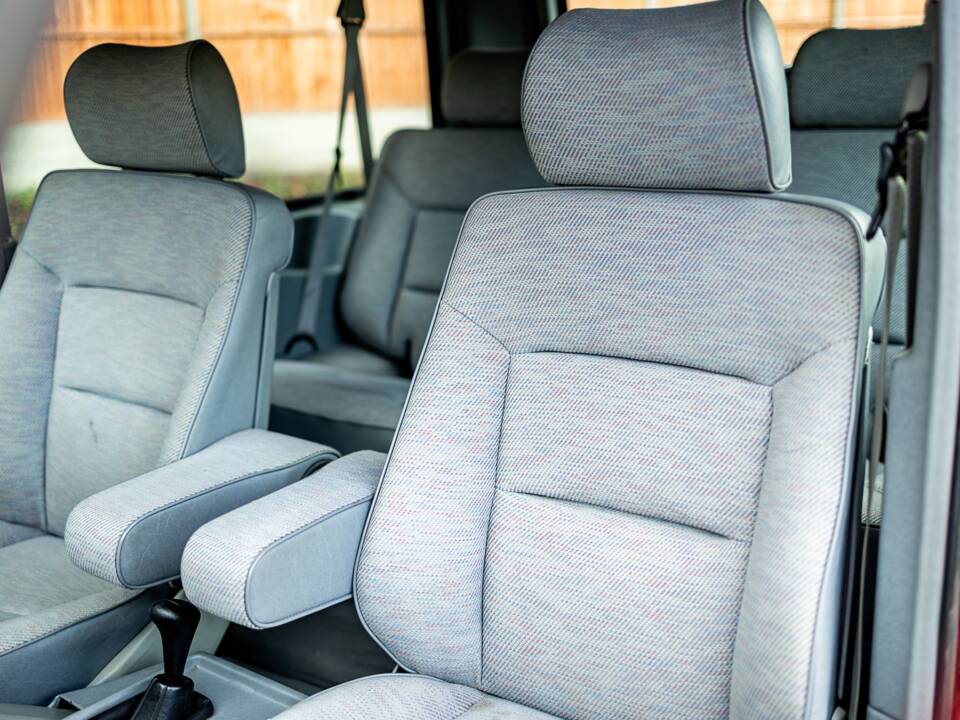 Image 22/32 of Mercedes-Benz 300 GD (kurz) (1992)