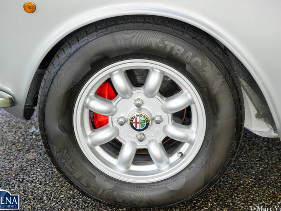Bild 46/62 von Alfa Romeo 2000 GT Veloce (1974)
