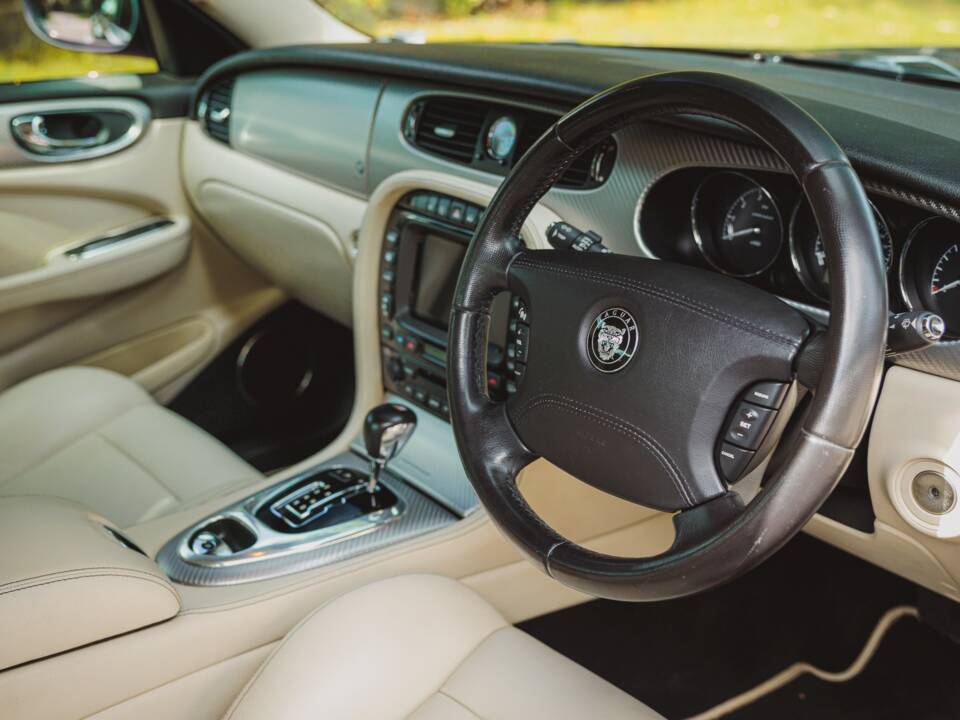 Bild 13/47 von Jaguar XJR (2006)