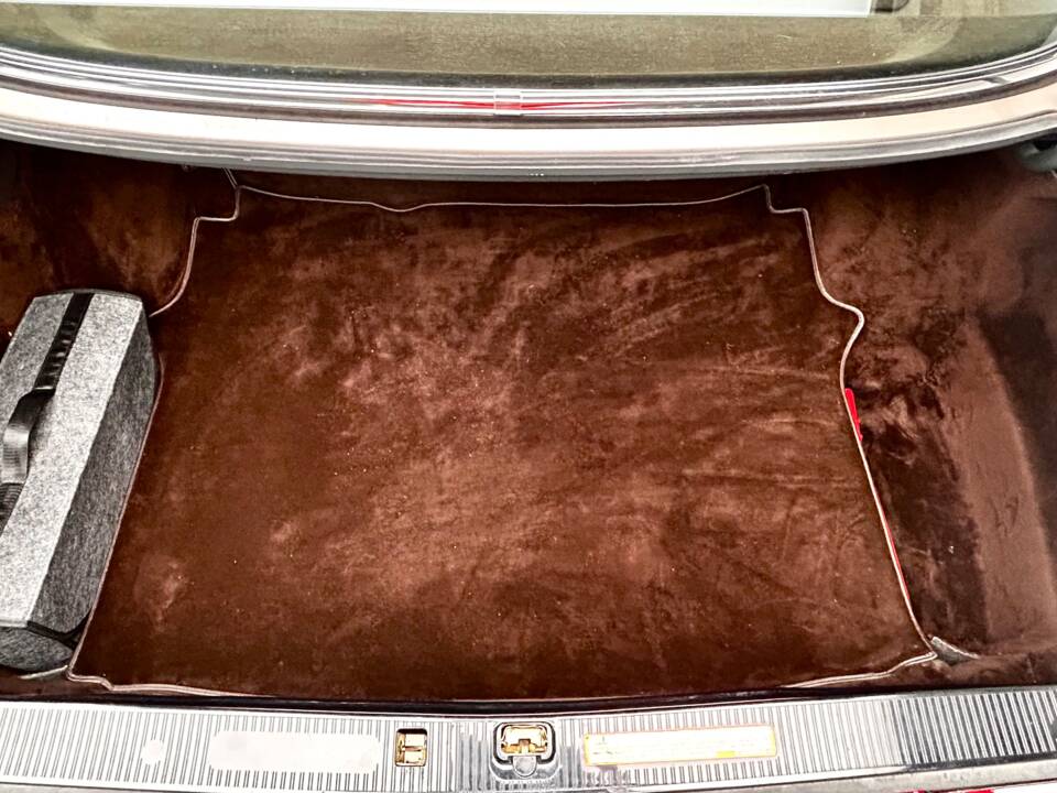 Bild 14/15 von Mercedes-Benz 500 SEC (1985)