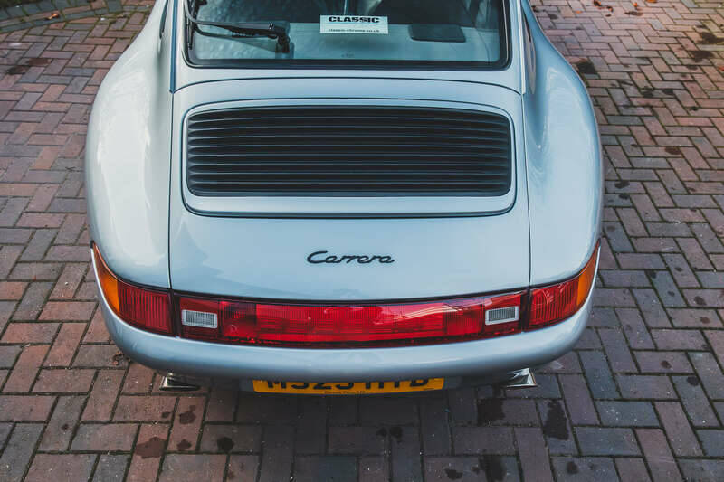 Image 17/50 of Porsche 911 Carrera (1994)