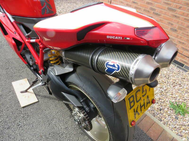 Bild 43/46 von Ducati 1098 R (2008)
