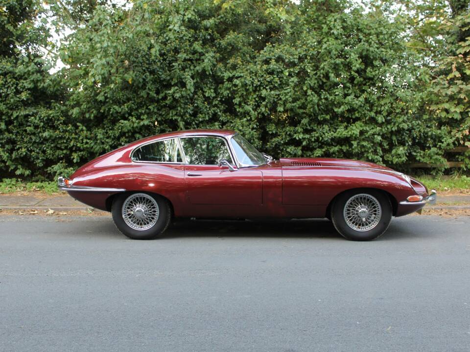 Image 7/18 de Jaguar Type E 4.2 (1967)