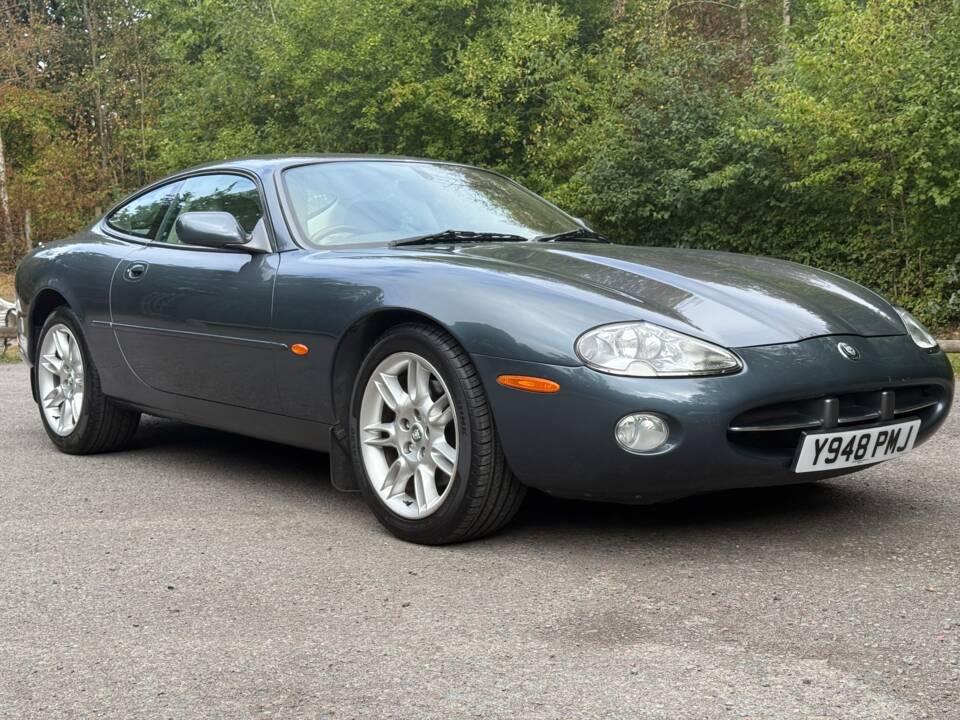 Image 1/23 of Jaguar XK8 4.0 (2001)