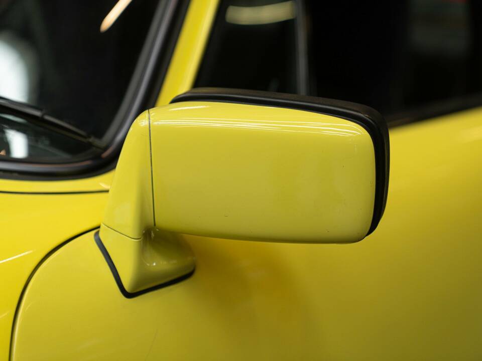 Image 20/47 of Porsche 911 Carrera 2.7 (1975)