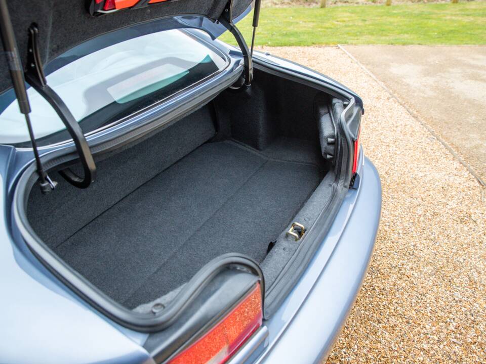 Image 73/74 of Aston Martin DB 7 GT (2004)