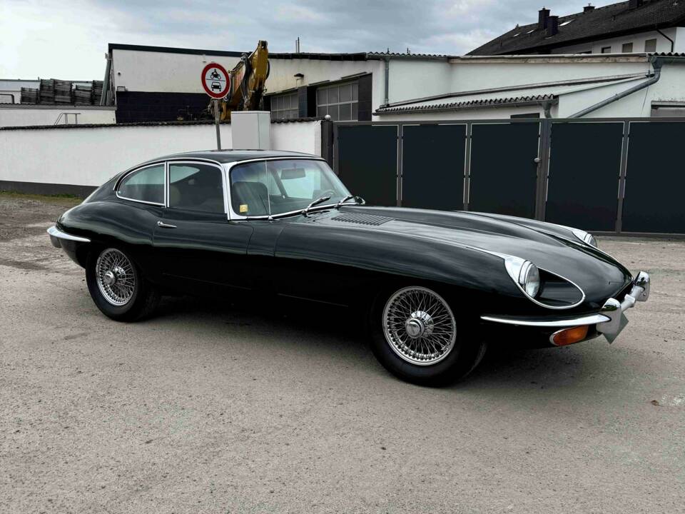 Image 9/50 of Jaguar E-Type (1969)