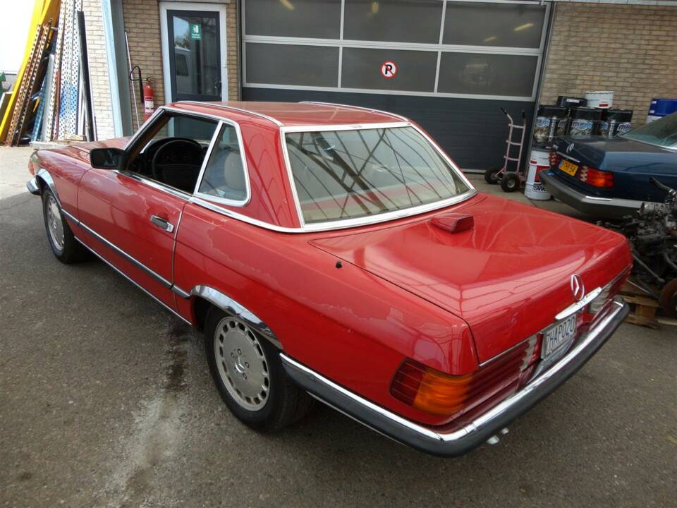 Bild 7/16 von Mercedes-Benz 560 SL (1986)