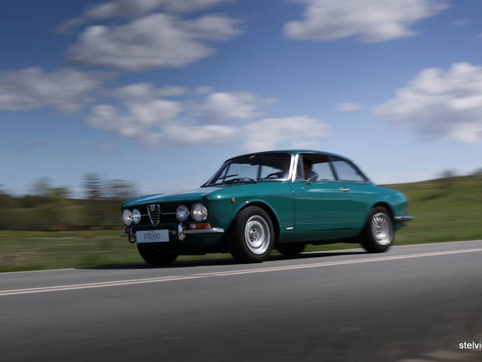 Bild 38/39 von Alfa Romeo 1750 GT Veloce (1971)