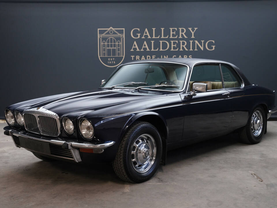 Image 12/50 of Daimler Sovereign 4.2 (1976)