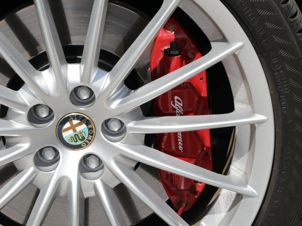 Bild 10/50 von Alfa Romeo 147 3.2 GTA (2005)
