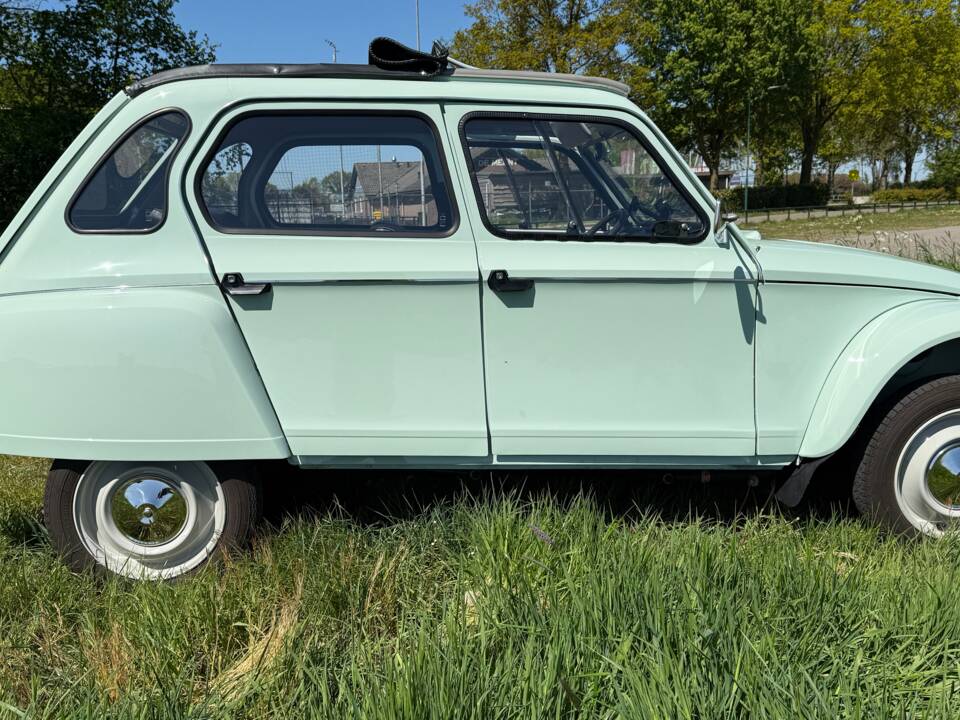 Immagine 8/42 di Citroën Dyane 6 (1982)