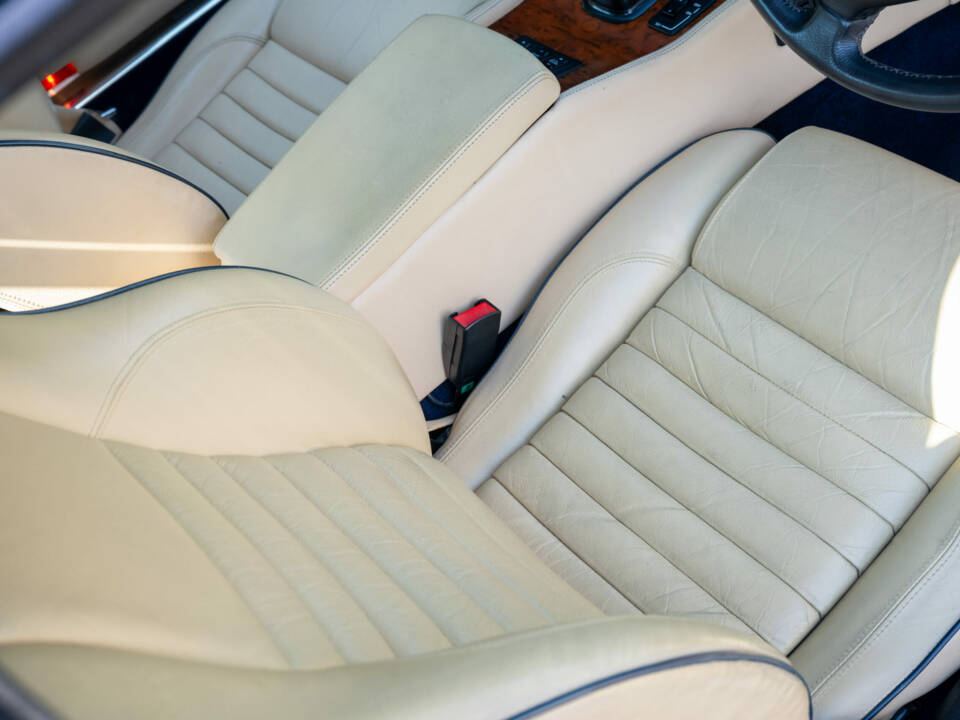 Image 10/11 of Jaguar XJS 5.3 V12 (1990)