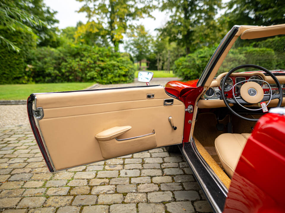 Image 42/54 of Mercedes-Benz 280 SL (1968)