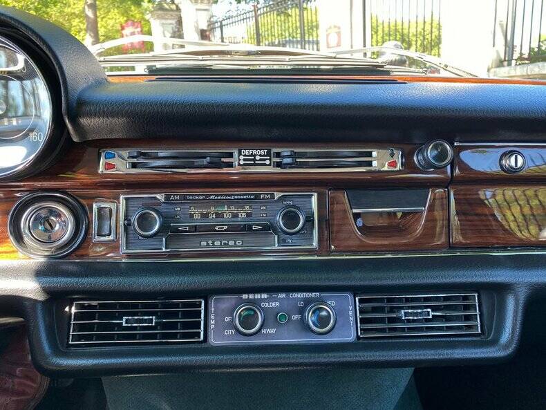 Imagen 27/50 de Mercedes-Benz 300 SEL 6.3 (1971)