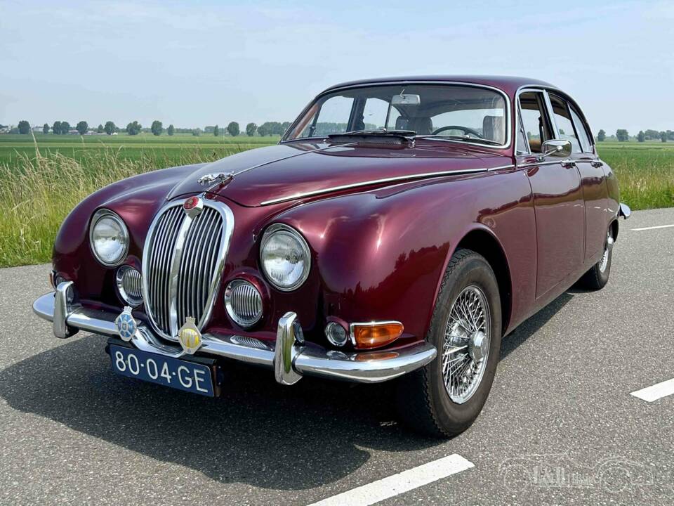 Image 2/5 of Jaguar 340 (1968)
