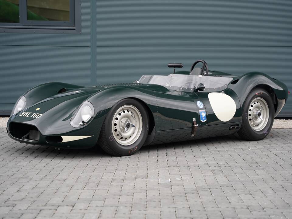 Image 4/50 of Lister Knobbly (1959)