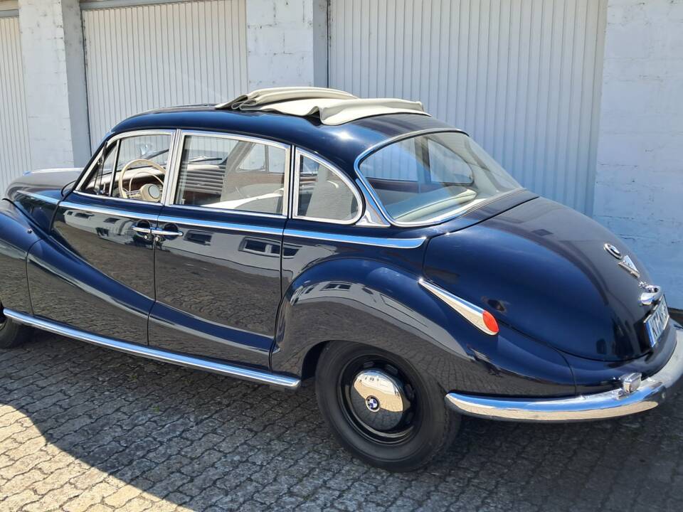 Imagen 2/4 de BMW 502 - 3.2 Litre (1957)