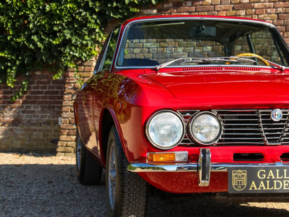 Imagen 21/50 de Alfa Romeo 2000 GT Veloce (1972)