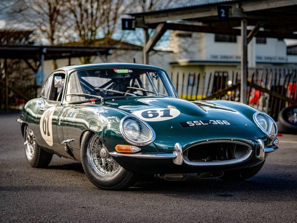 Image 3/20 de Jaguar Type E 3.8 (1961)