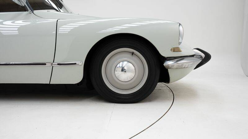 Bild 10/15 von Citroën ID 19 Break (1965)