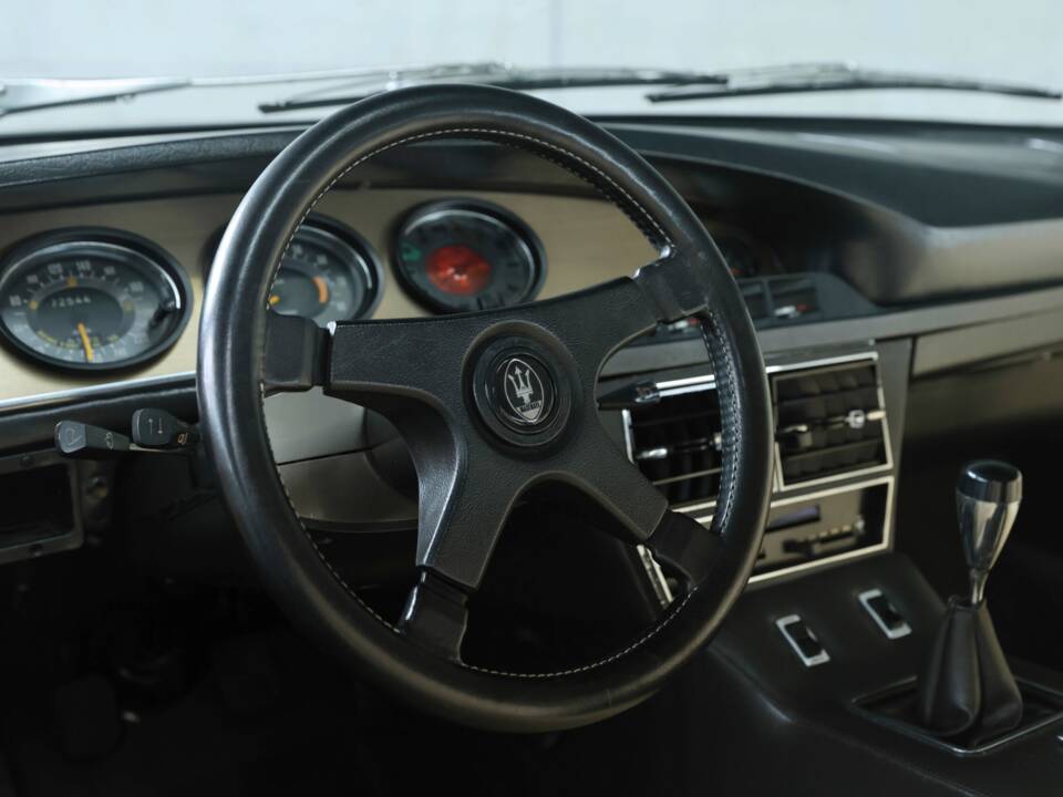 Image 21/50 of Maserati Merak (1974)