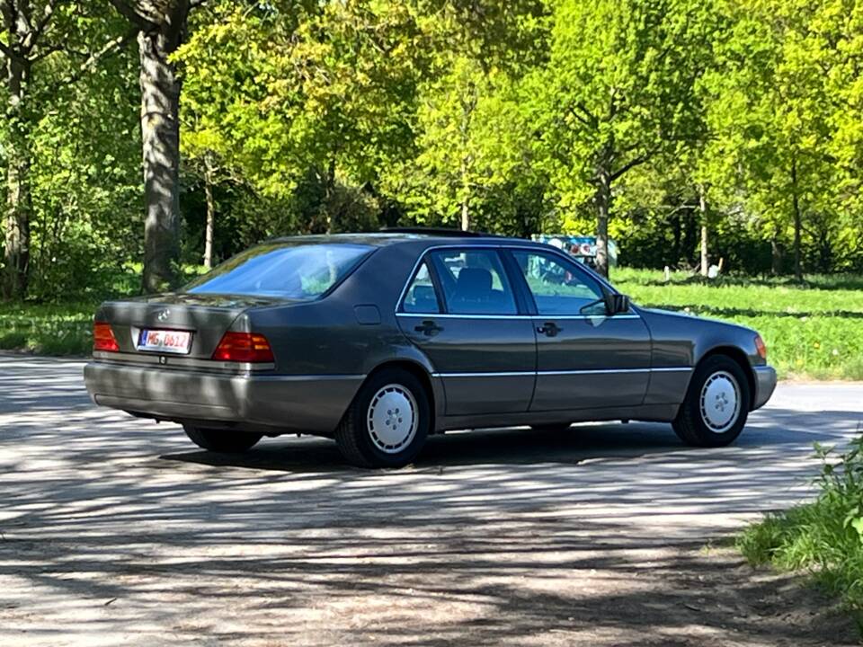 Image 14/44 of Mercedes-Benz 400 SEL (1992)