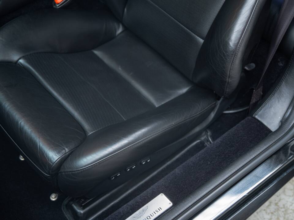 Image 21/50 de Aston Martin V12 Vanquish (2004)